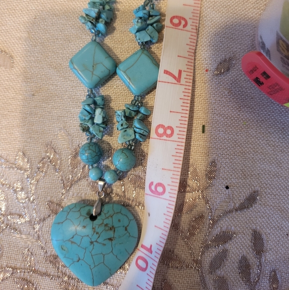 Turquoise howlite heart necklace - Picture 3 of 3